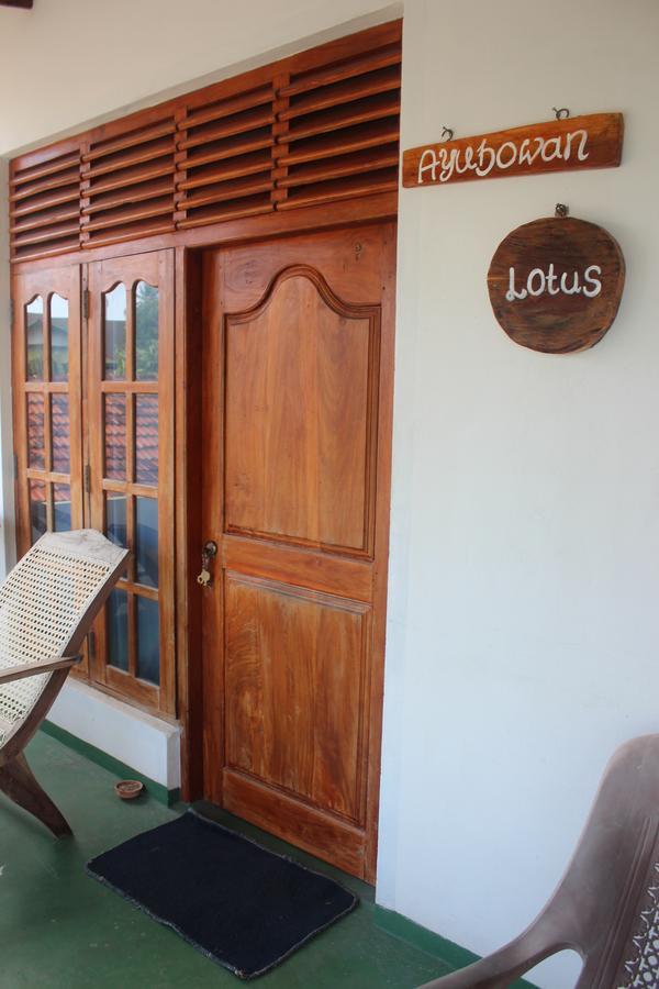 Julie Guest House Tangalle Exterior photo
